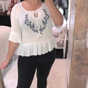 Unique Spectrum floral top white boho embroidered